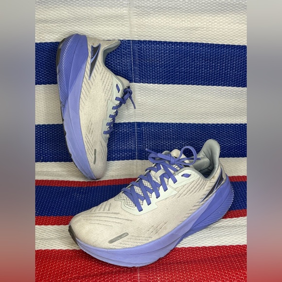 Women's - Altra FWD Experience - Size 7 US - Running Shoes - Lightweight - Picture 2 of 11
